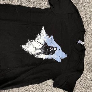 NWOT Game of Thrones John Snow Direwolf tee
